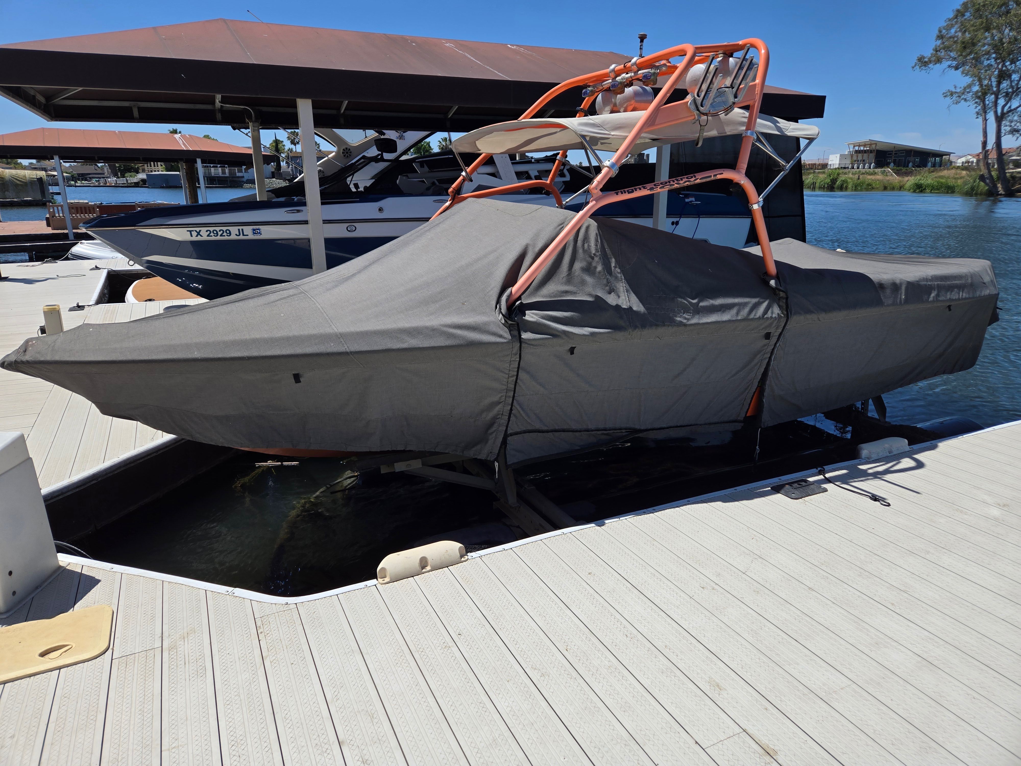 2005 Correct Craft Super Air Nautique 210 Limited - 10