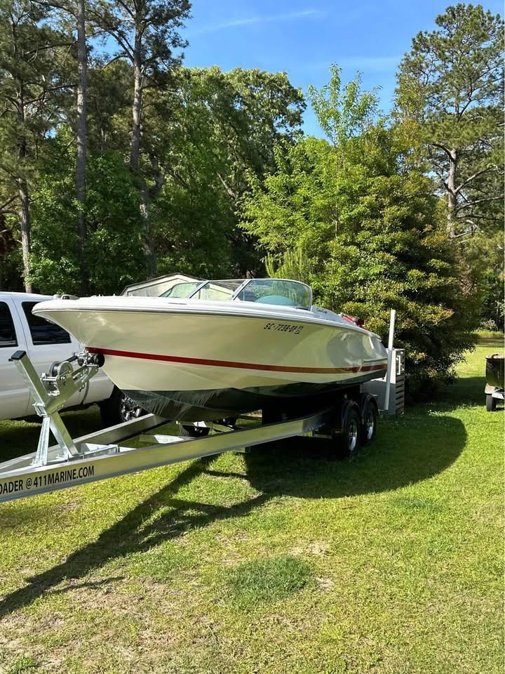 2001 Chris-Craft Launch 22