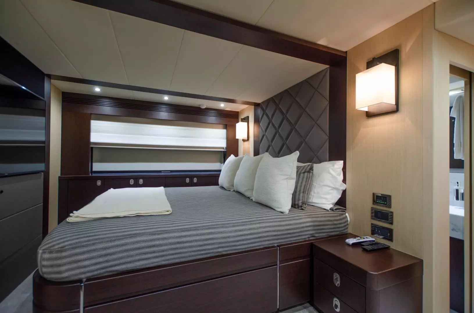 2018 Sunseeker 75 Yacht - Image 16