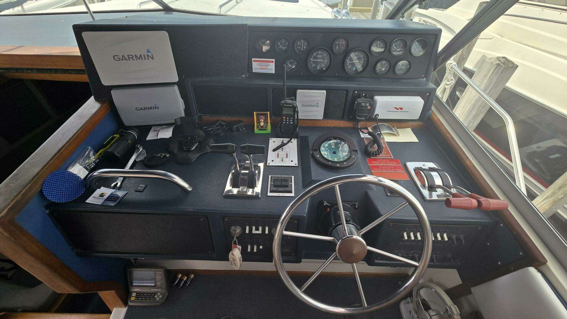 1988 Sea Ray 390 Express Cruiser - Image 7
