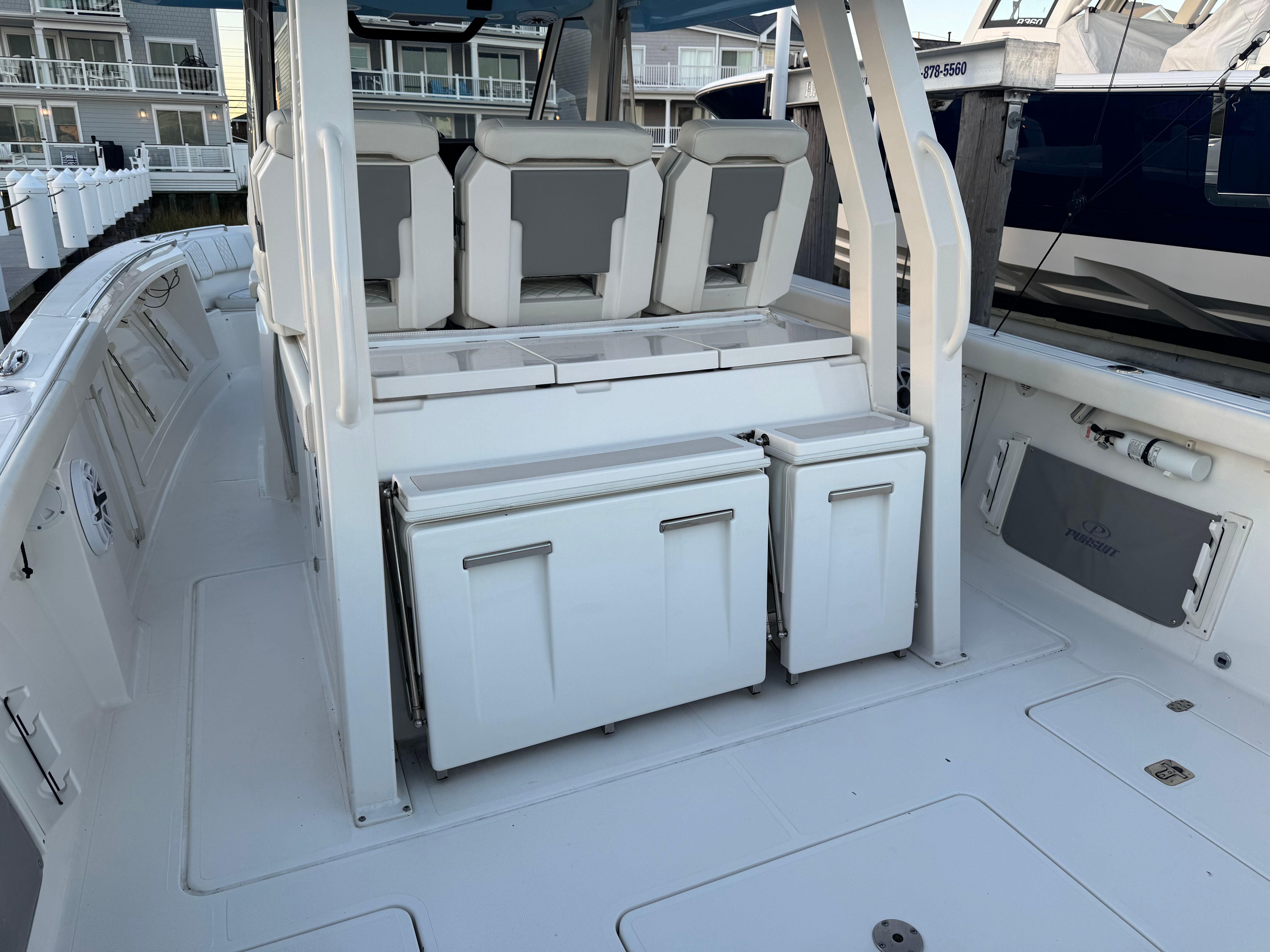2023 PURSUIT 358 S - Image 9