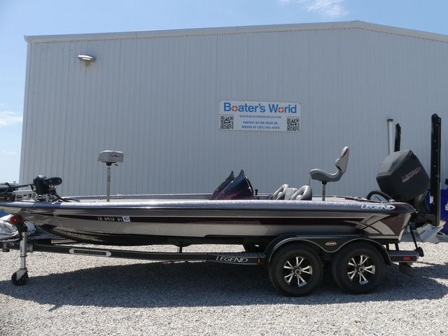 2017 Legend Alpha 211R - 2