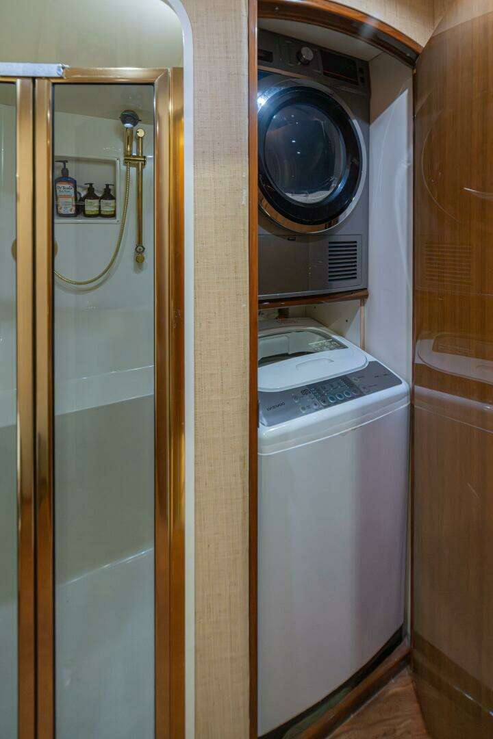 2006 Viking 56 Convertible - Image 51