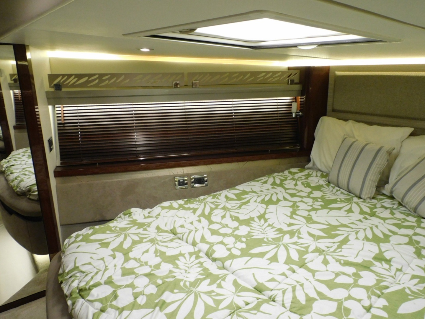 2019 Sea Ray 550L - Image 33