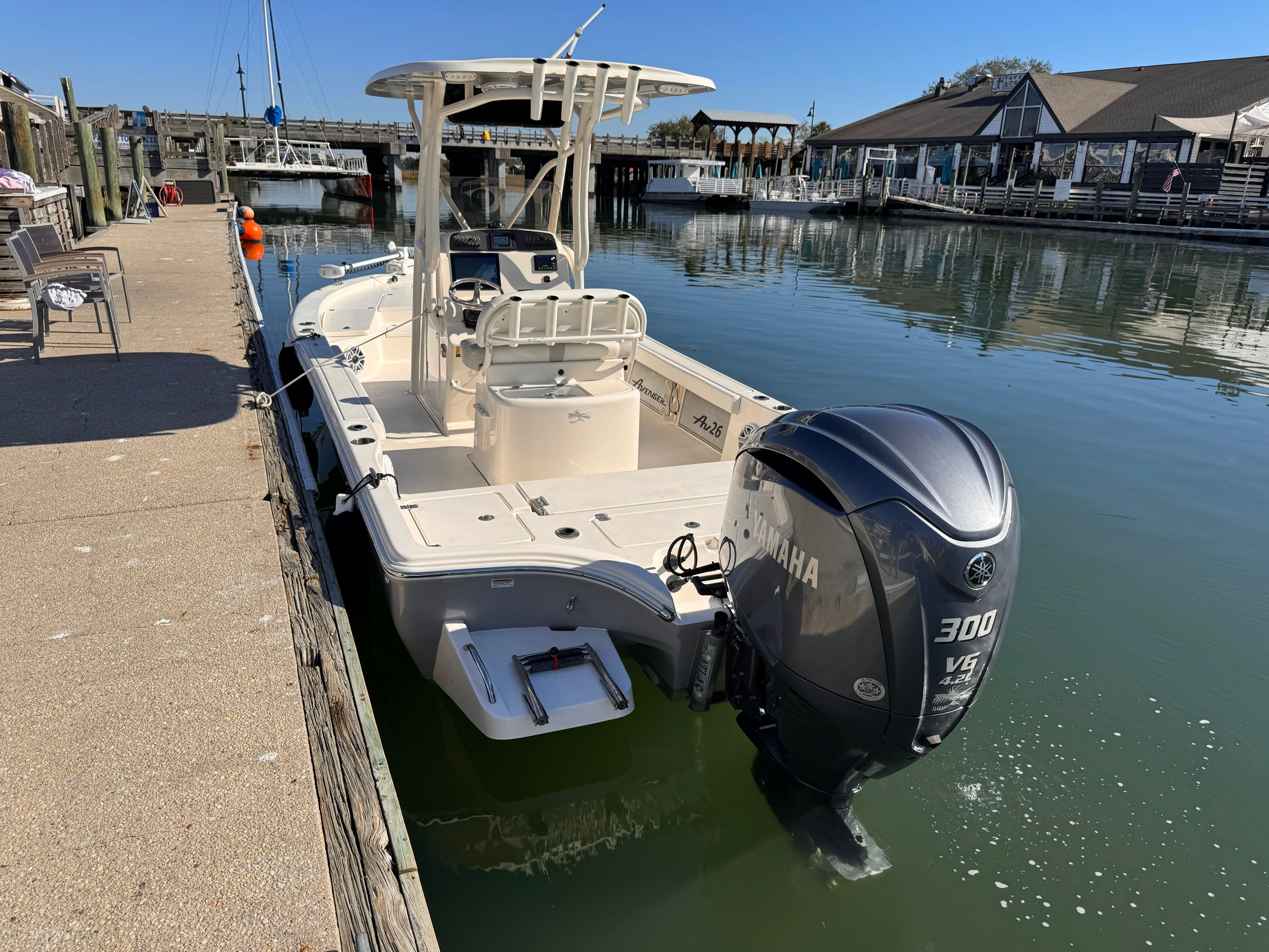 2018 Avenger AV26 - 36