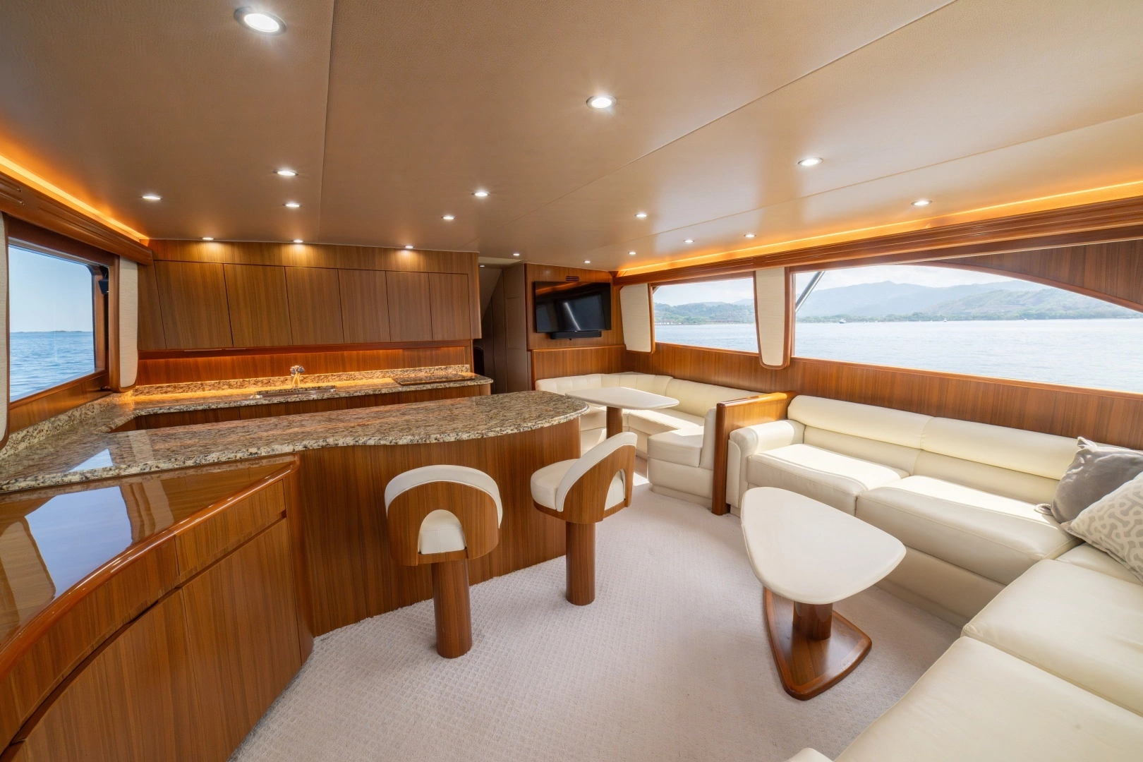 2012 Viking 60 Convertible - Image 21