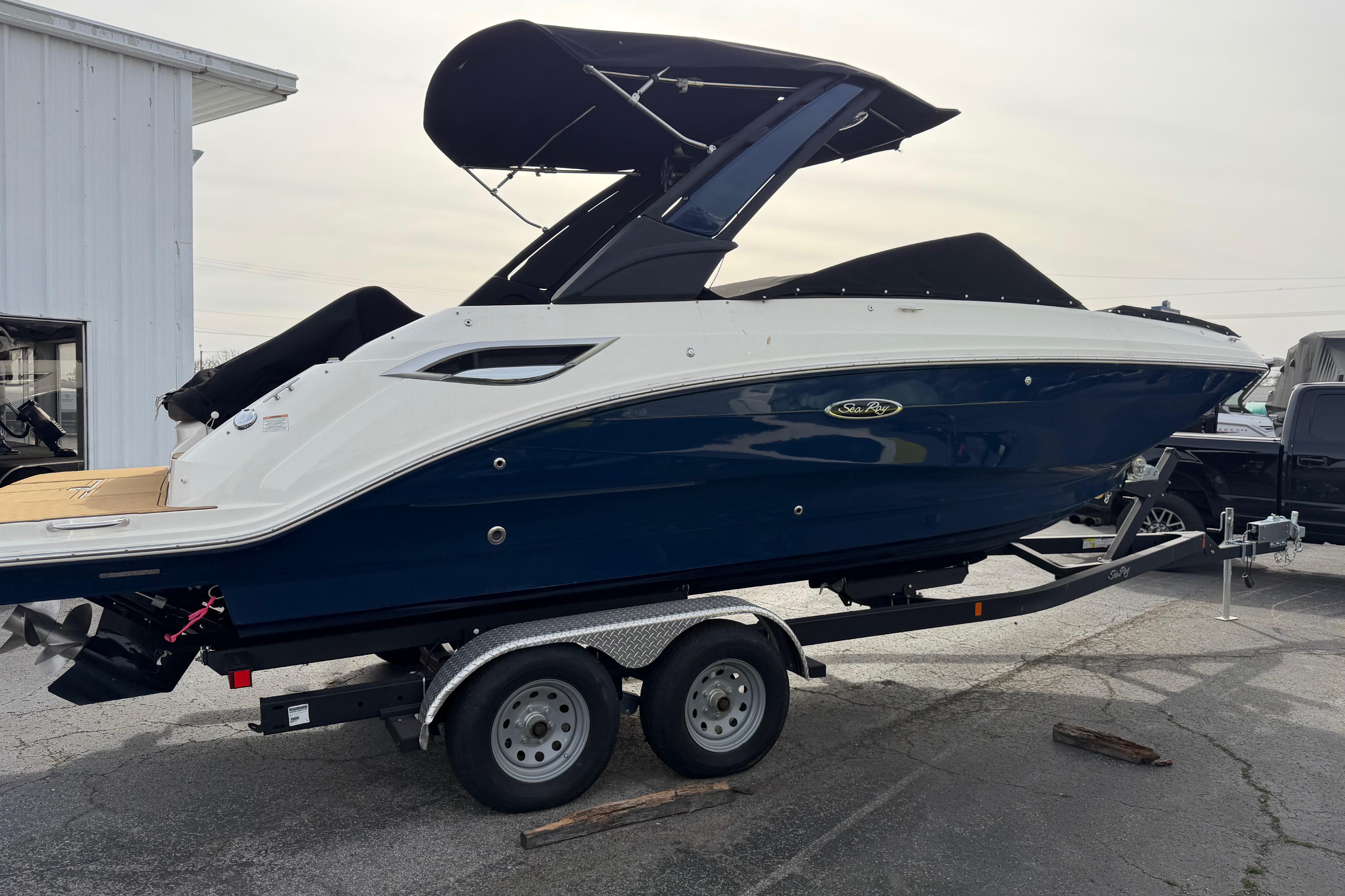 2024 Sea Ray SDX 250