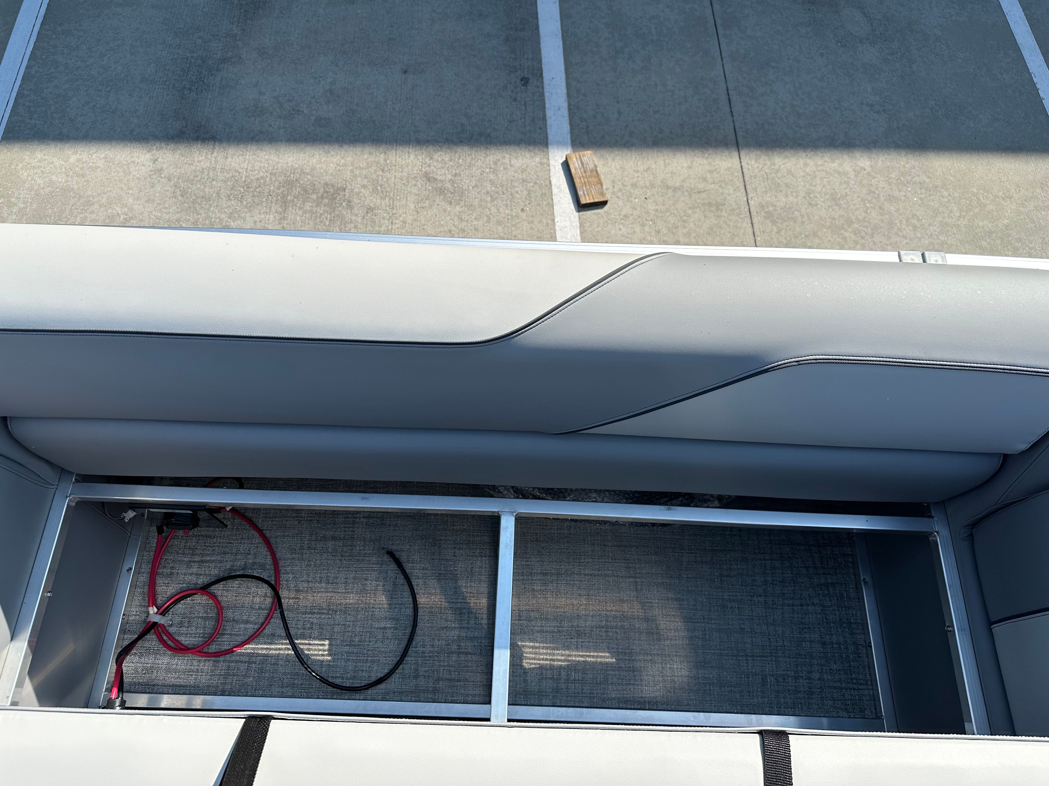 2025 Avalon Venture Rear Fish - 21' - 17