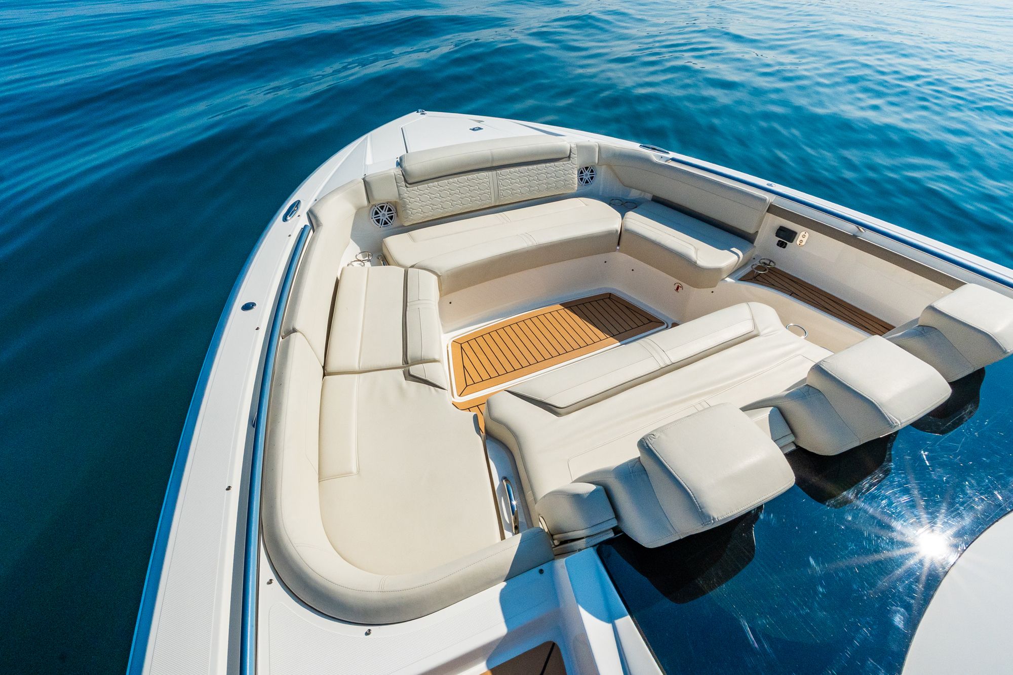 2022 Tiara Yachts 48 LS - 49