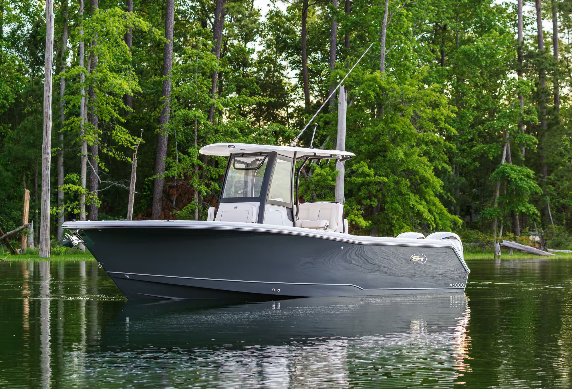 2027 Sea Hunt Gamefish 27 Coffin Box