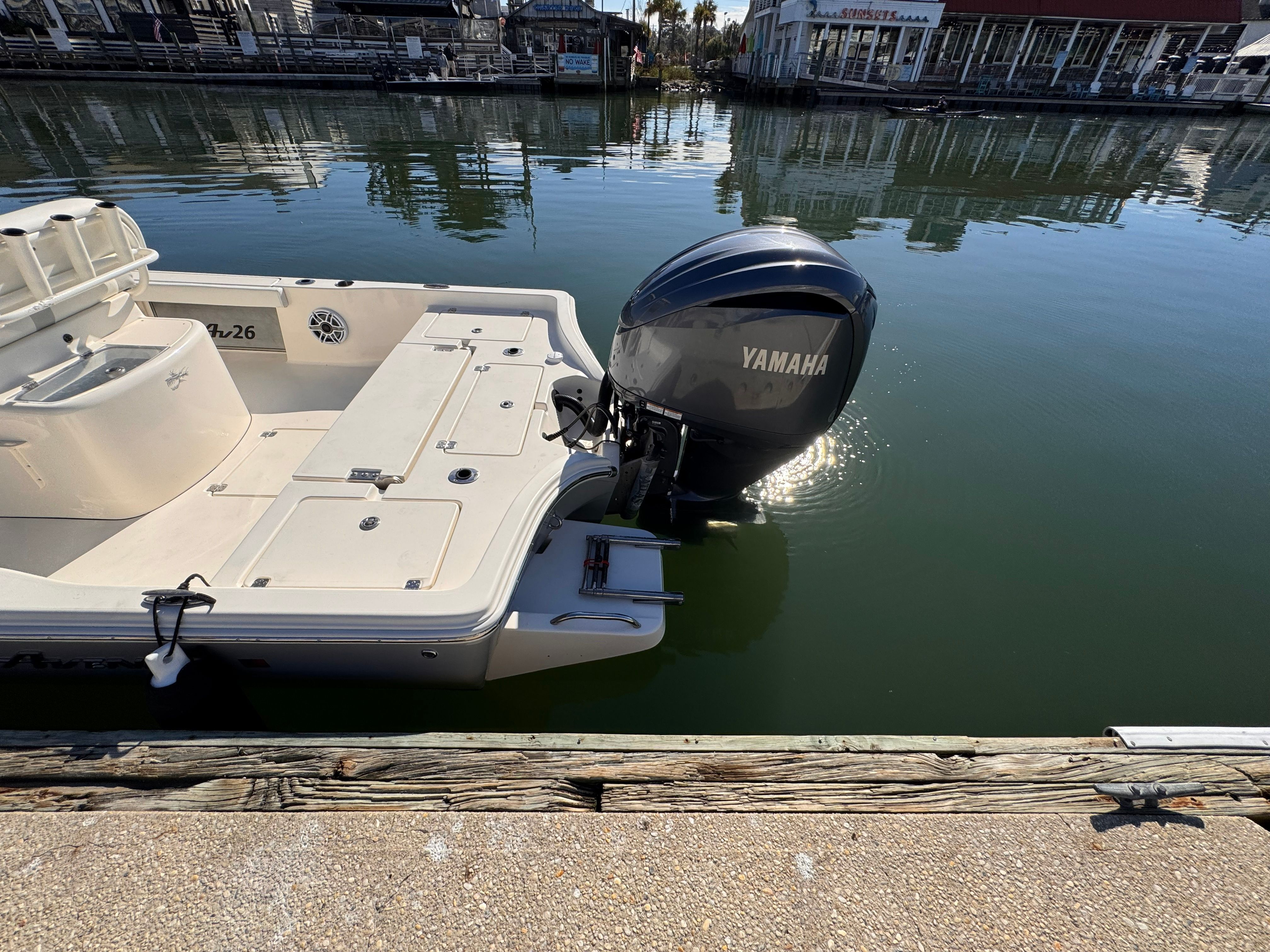 2018 Avenger AV26 - 35