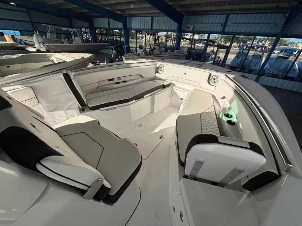 2026 Stingray 253 CC - 12