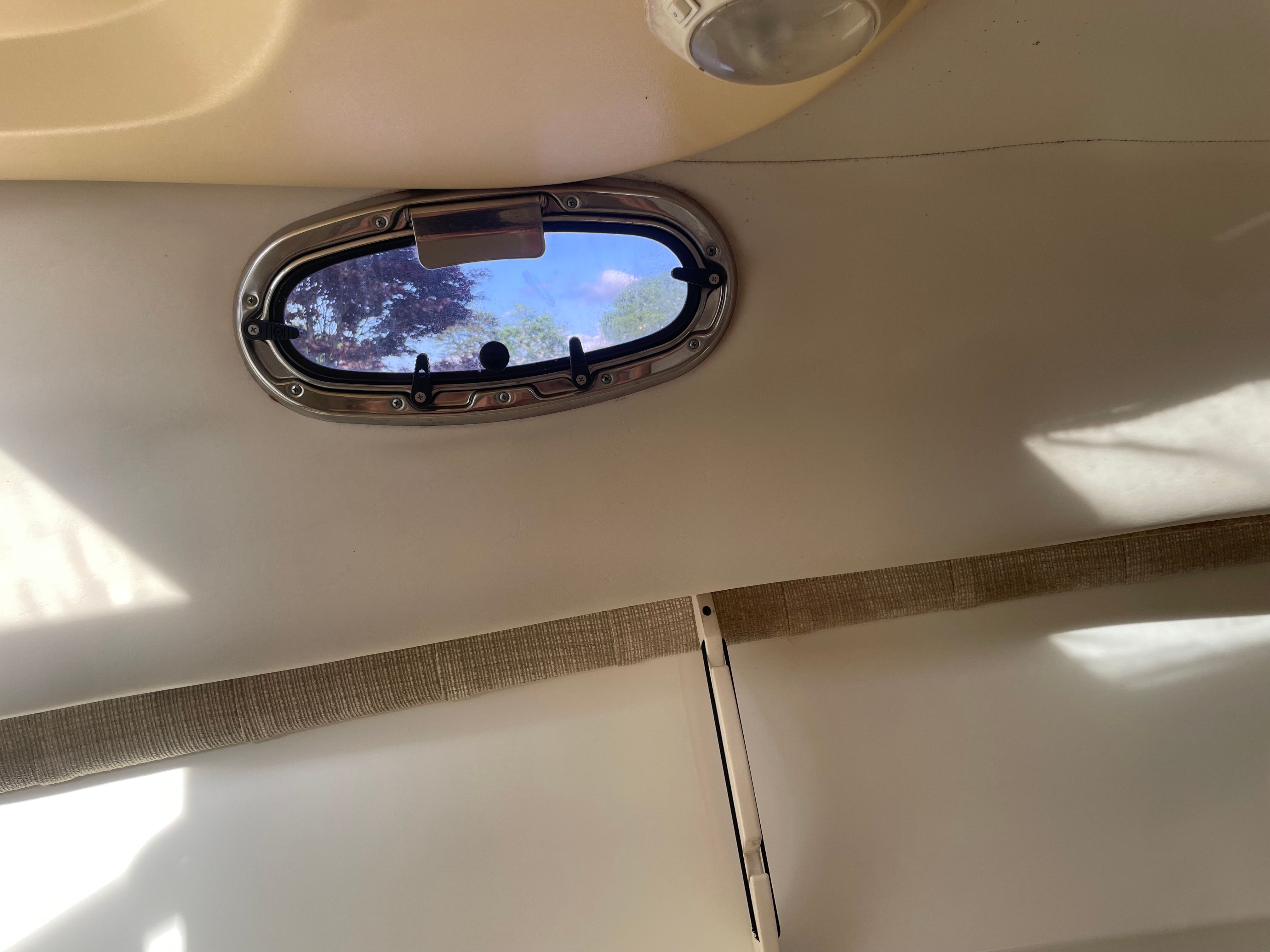 2009 Boston Whaler 255 Conquest - 43