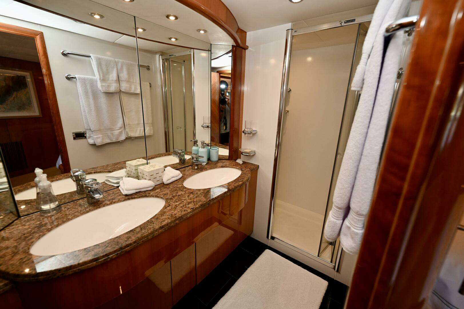 2005 Sunseeker Yacht - Image 45