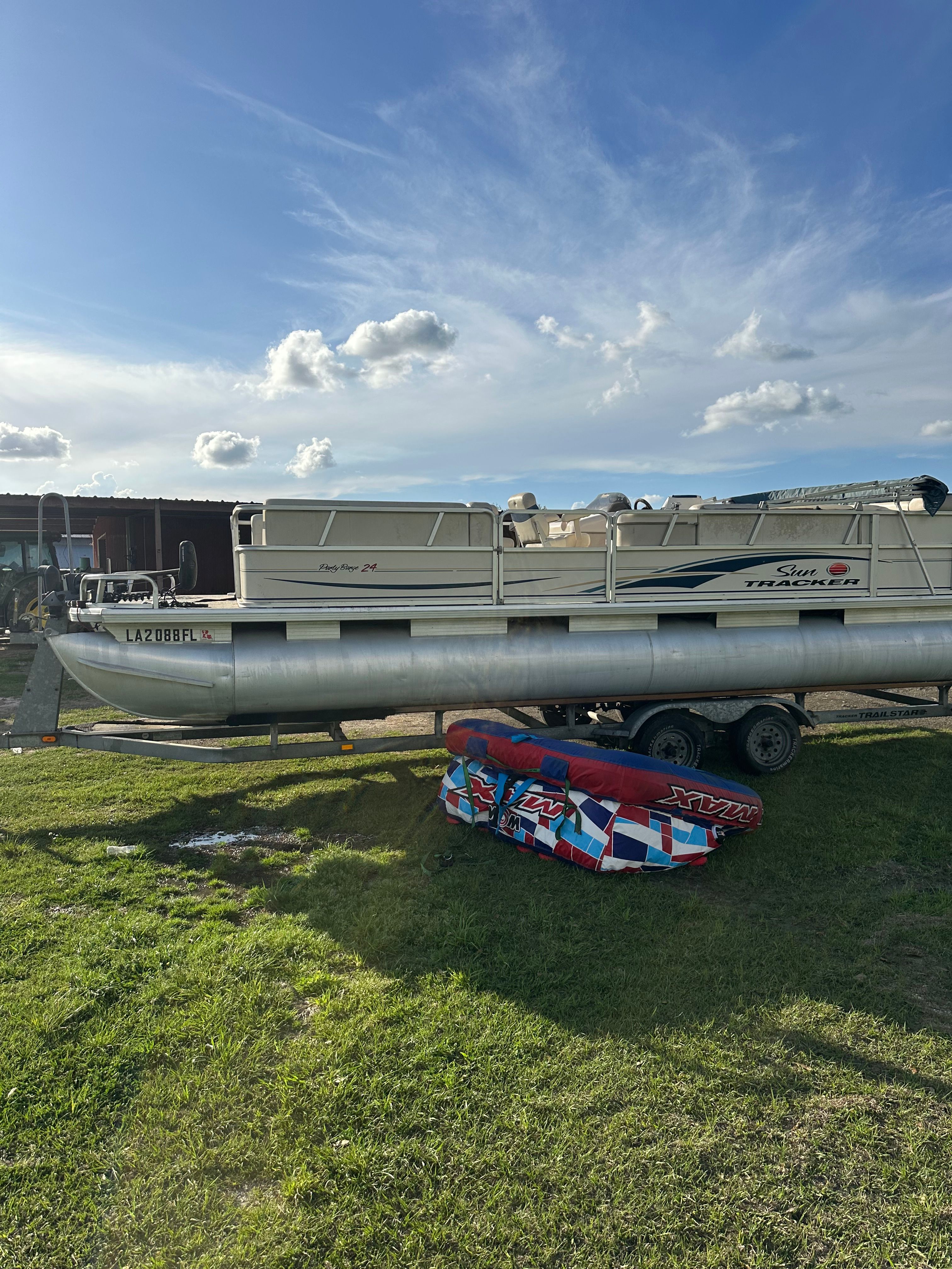 2004 Tracker Pontoon - 2
