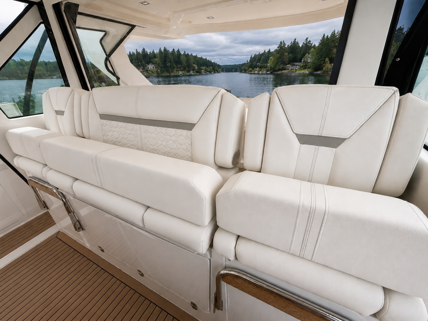 2023 Tiara Yachts 48 LS - Image 8