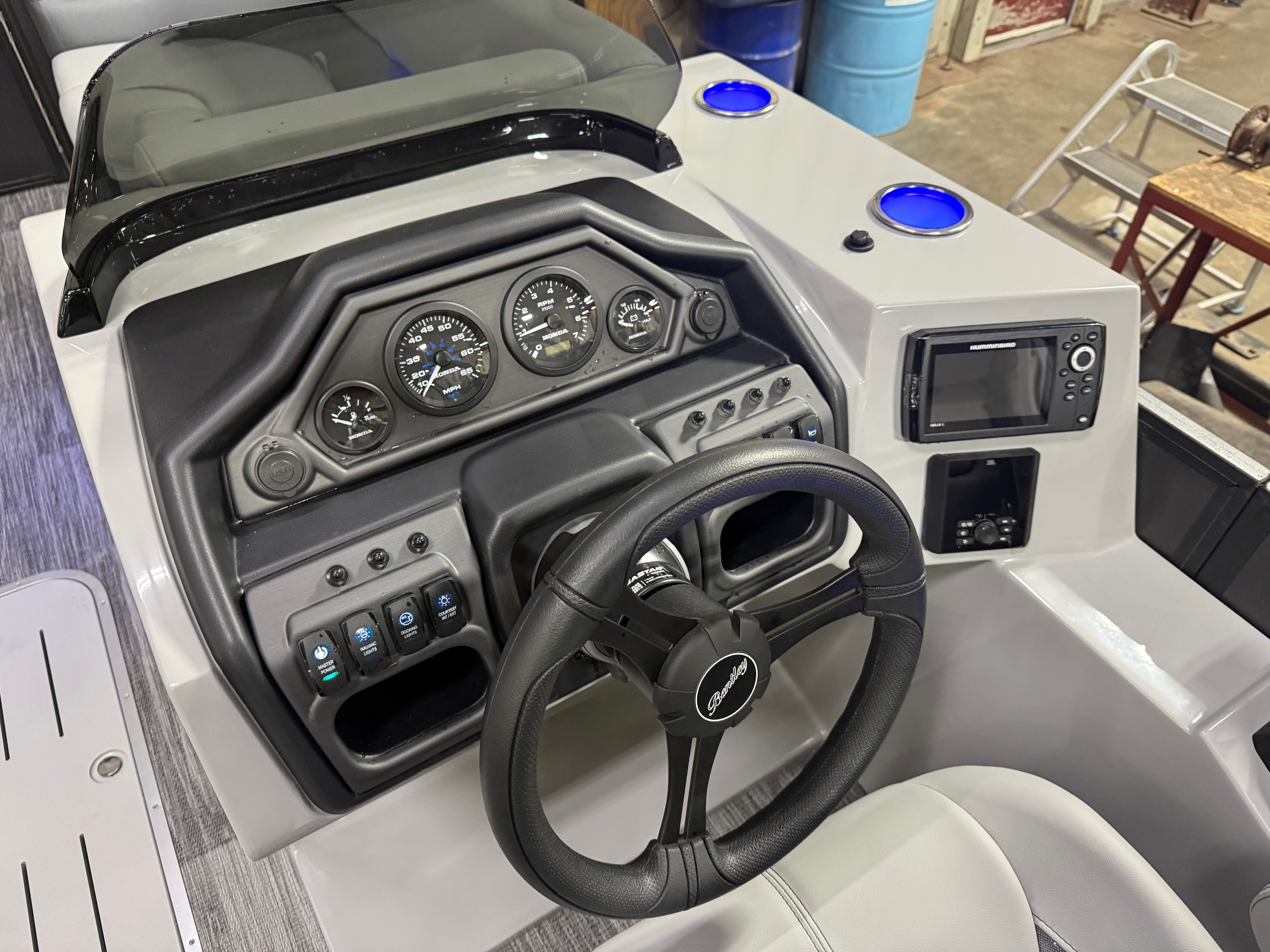 2026 Bentley Pontoons Legacy 300HP 243 Navigator Quad Lounge Tritoon - 17