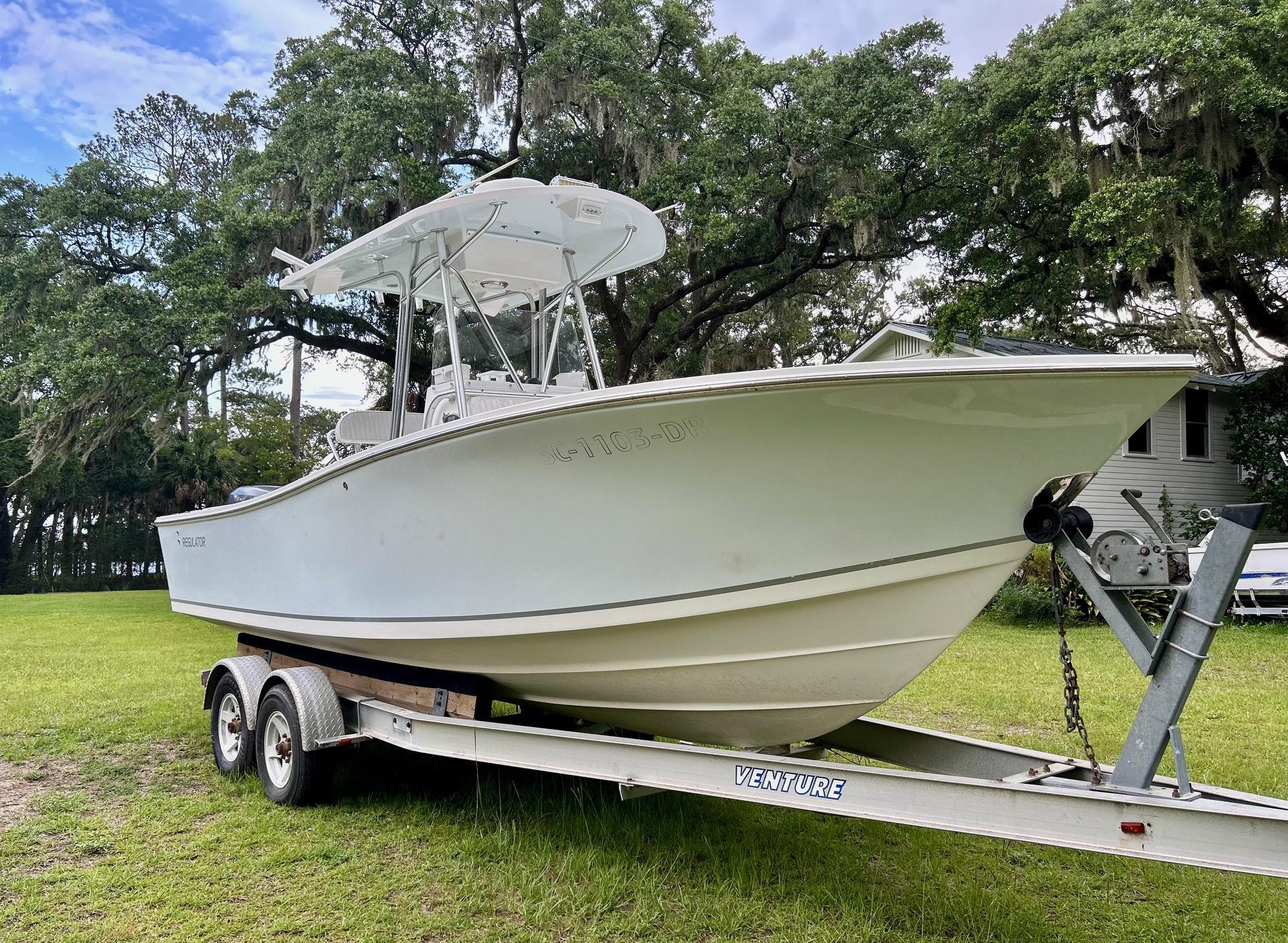 2000 Regulator 23 Center Console