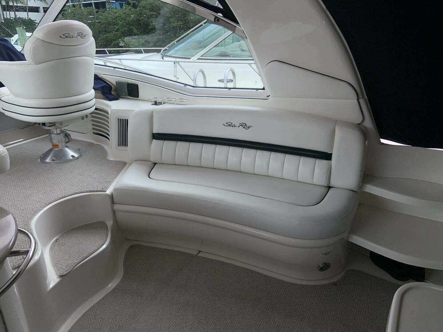 2005 Sea Ray 500 Sundancer - Image 13