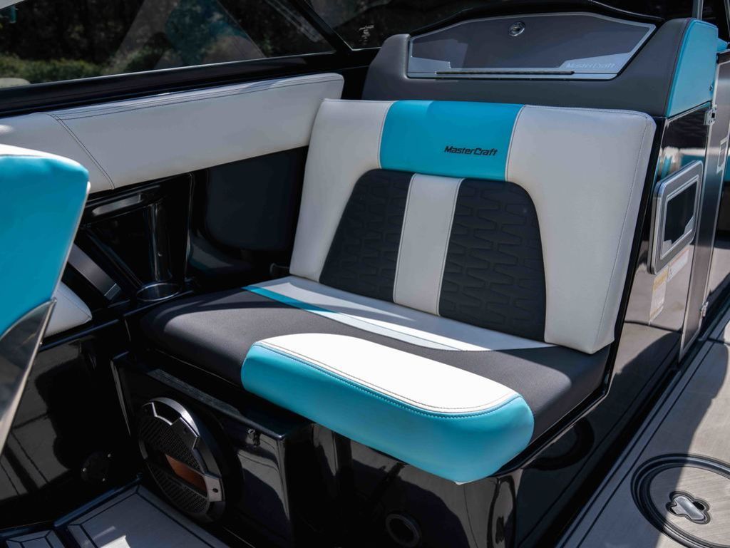 2019 MasterCraft X24 - 26
