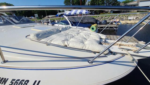 1994 Larson Cabrio 300 - 5