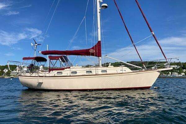 1995 Island Packet 37