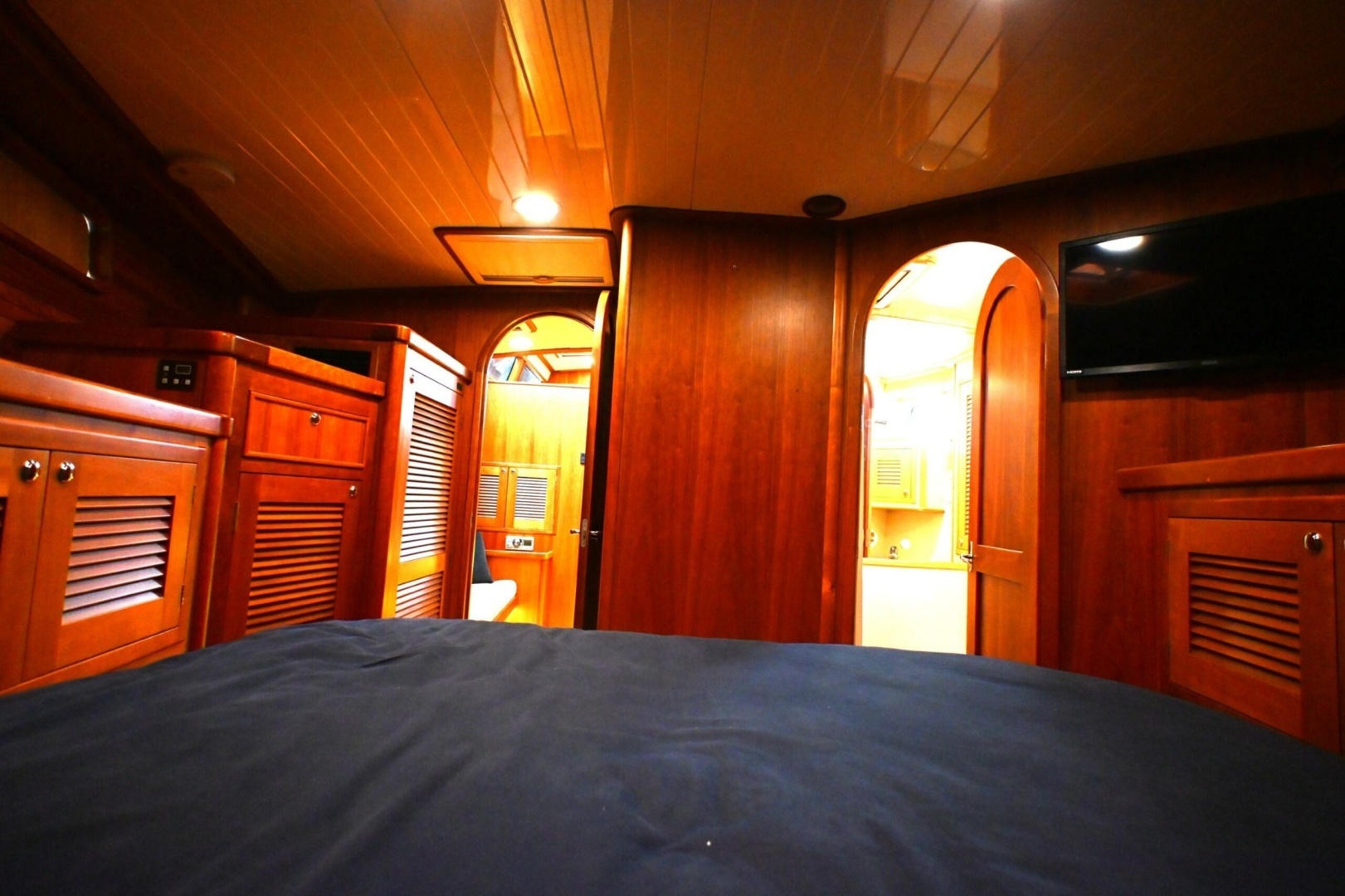 2006 Waterline 50 - Image 64