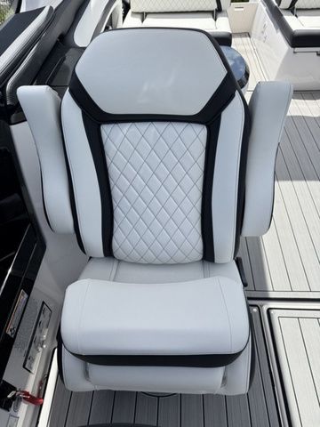 2026 Yamaha Boats 275SD - 21