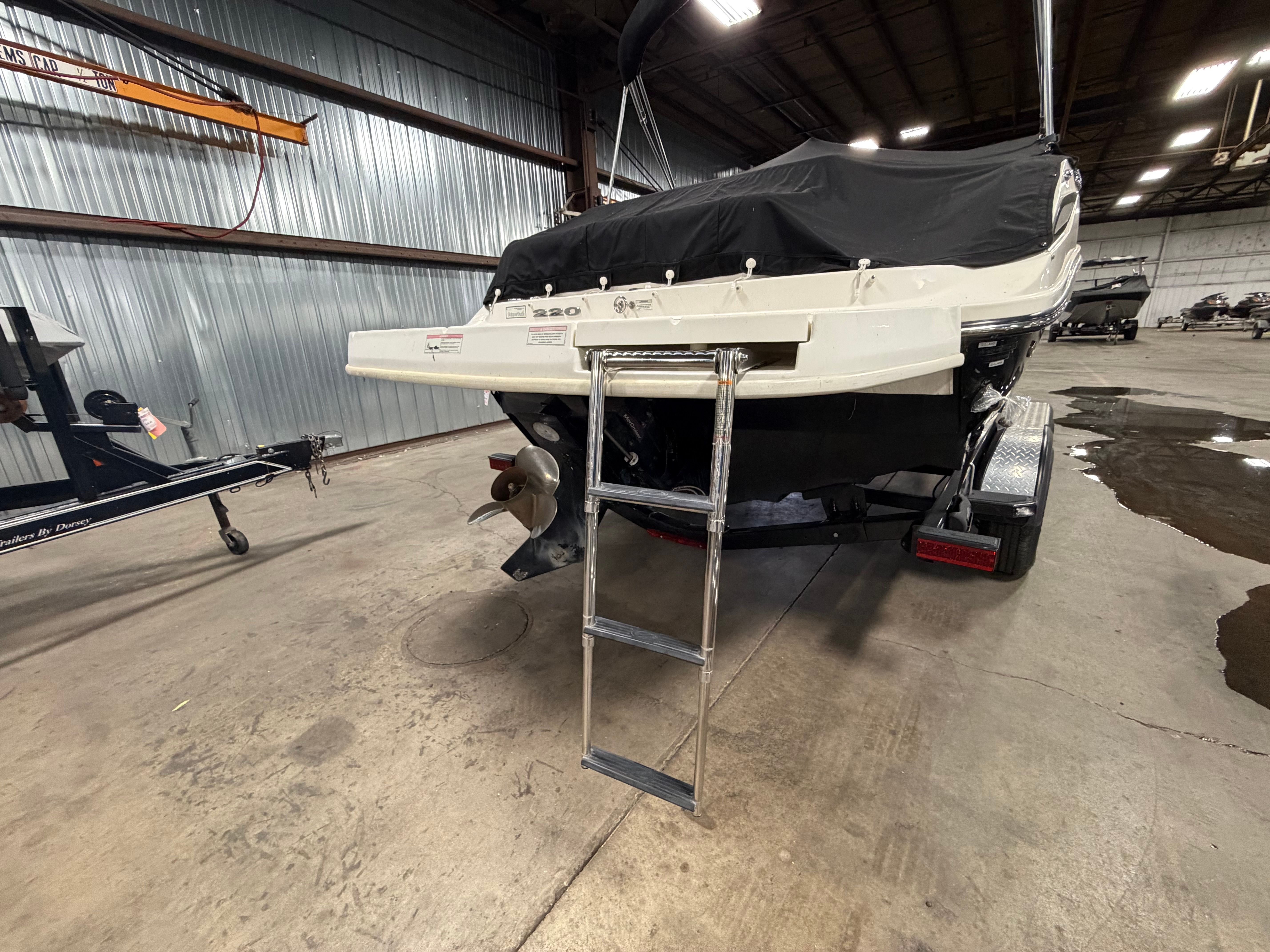 2012 Sea Ray 220 Sundeck - 9
