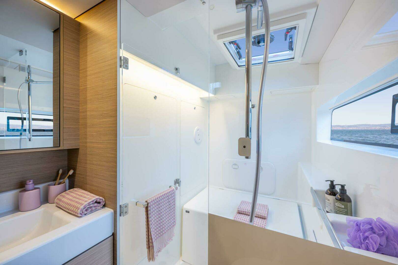 2026 Lagoon 38 Owner's Version - Image 26
