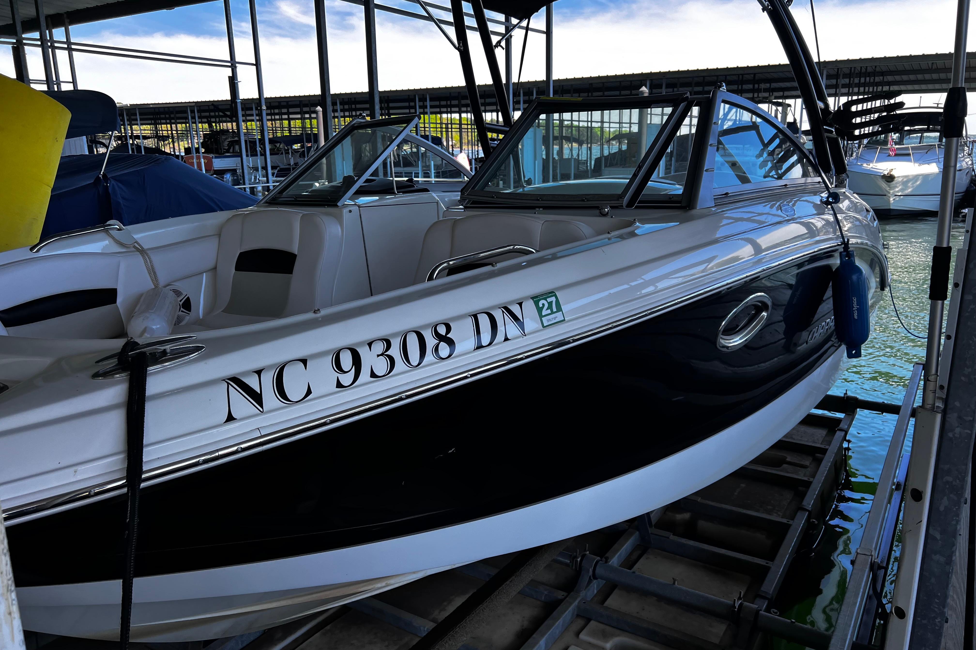 2010 Chaparral Sunesta 224