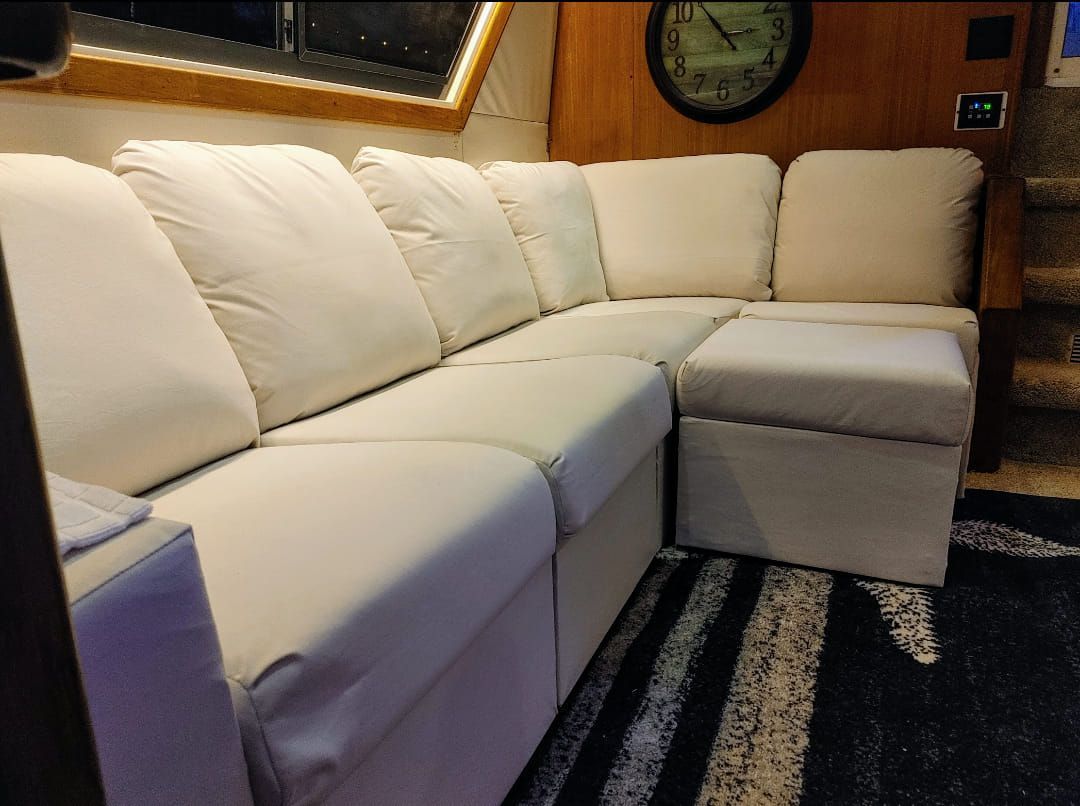 1995 Carver 430 Cockpit Motor Yacht - 12