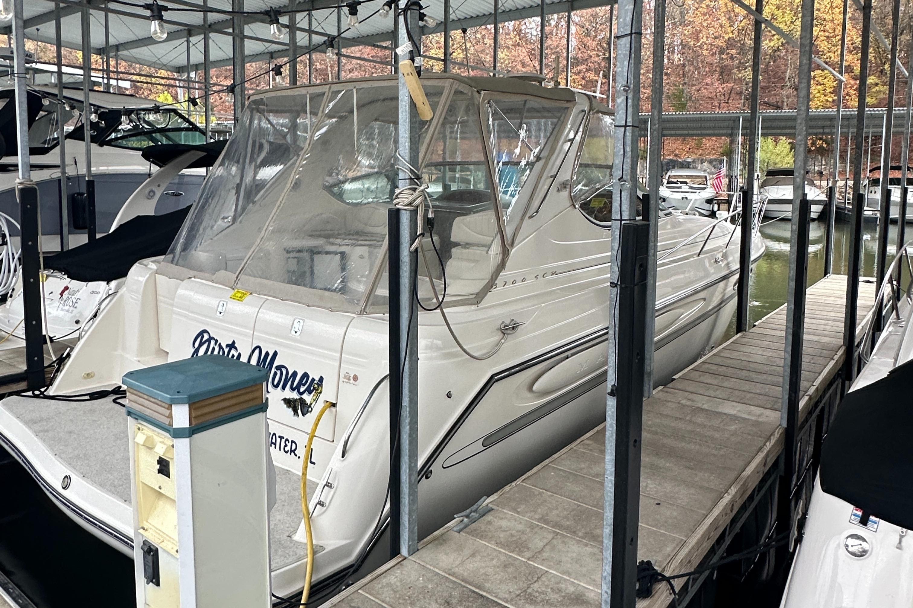 1998 Maxum 3700 SCR
