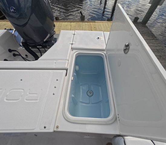 2026 Robalo Cayman 226 In Stock Trailer Included - 10