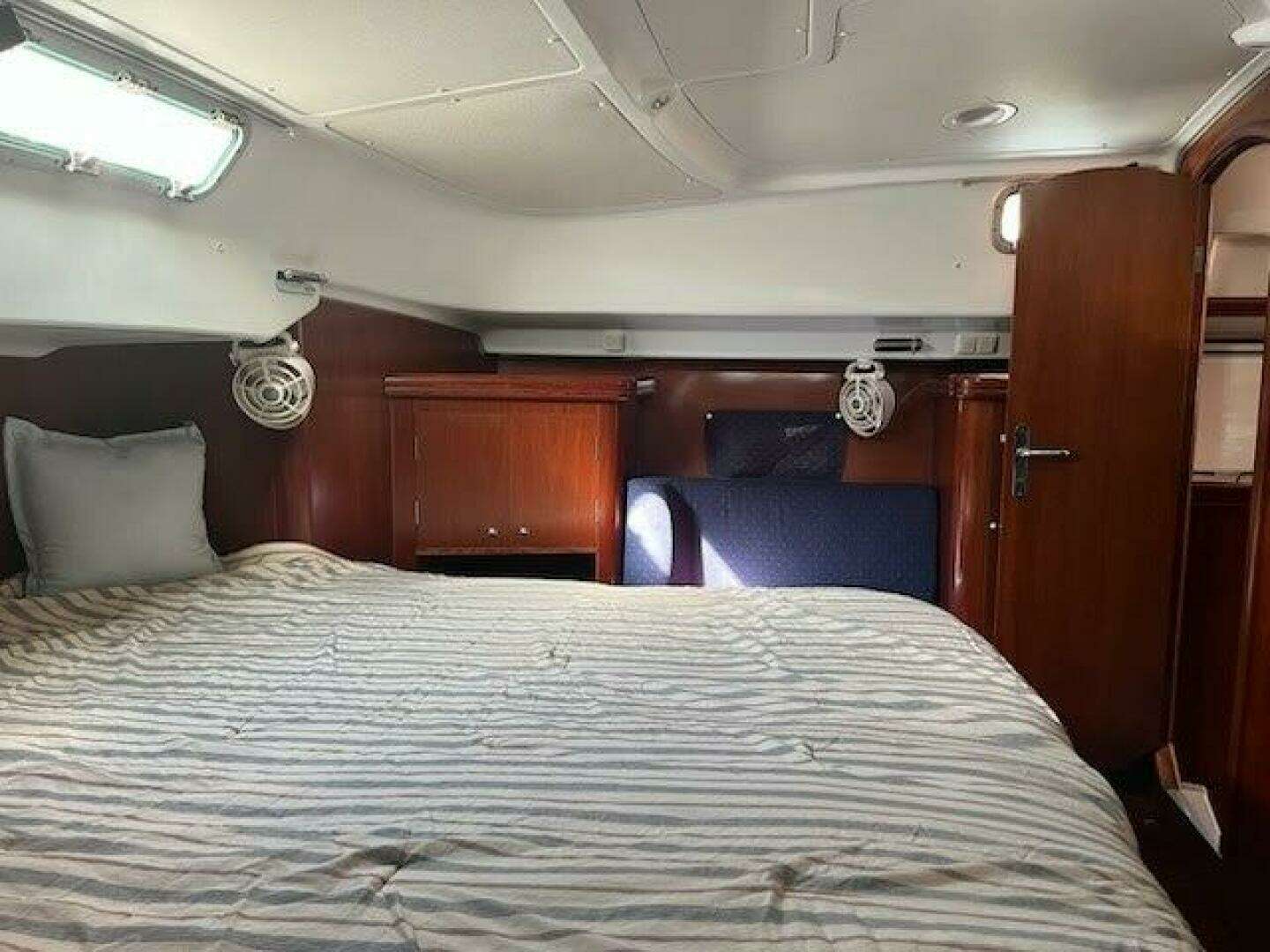 2003 Beneteau 42cc - Image 21