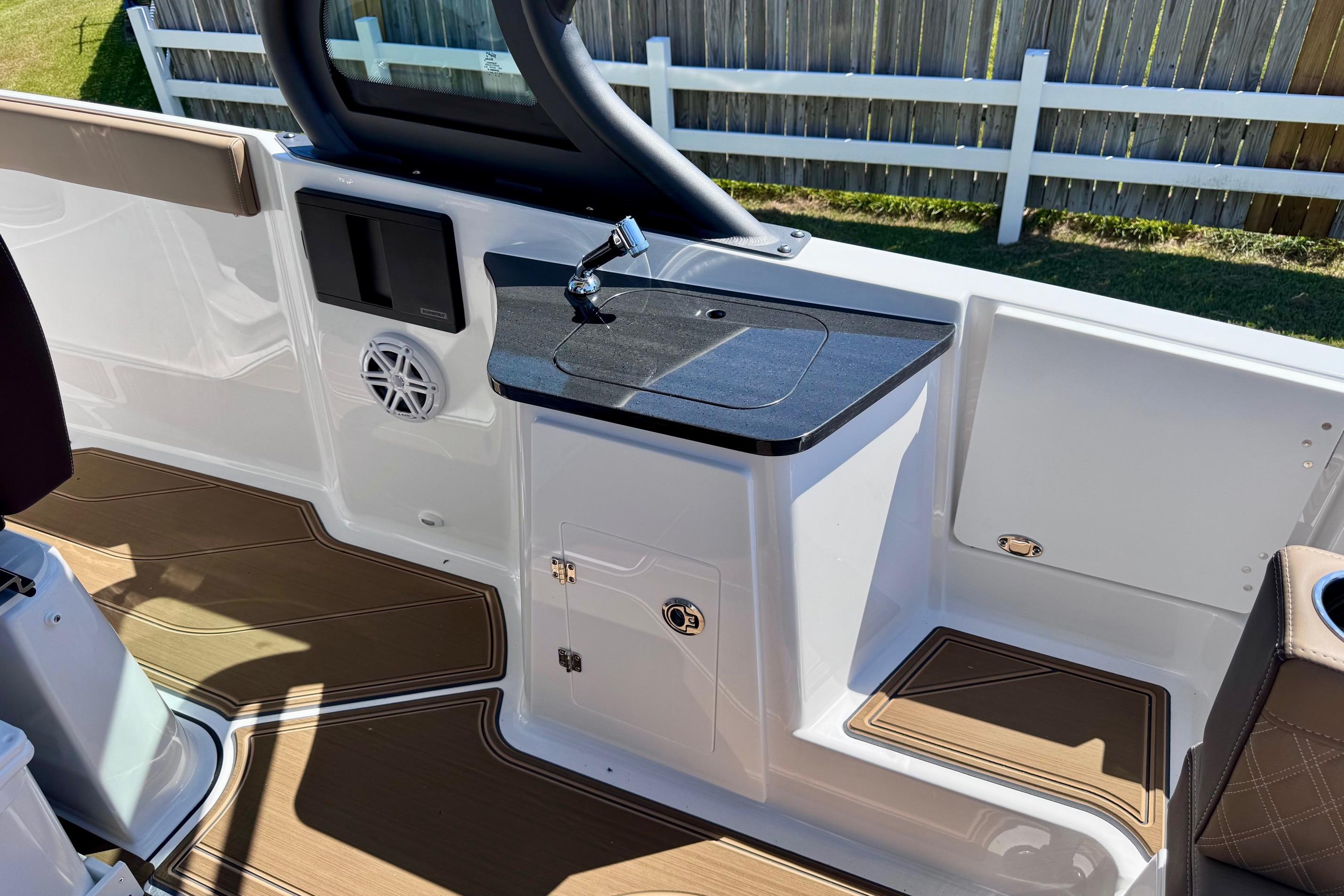 2026 Monterey Elite 27 OB boat interior with sleek design and modern amenities.