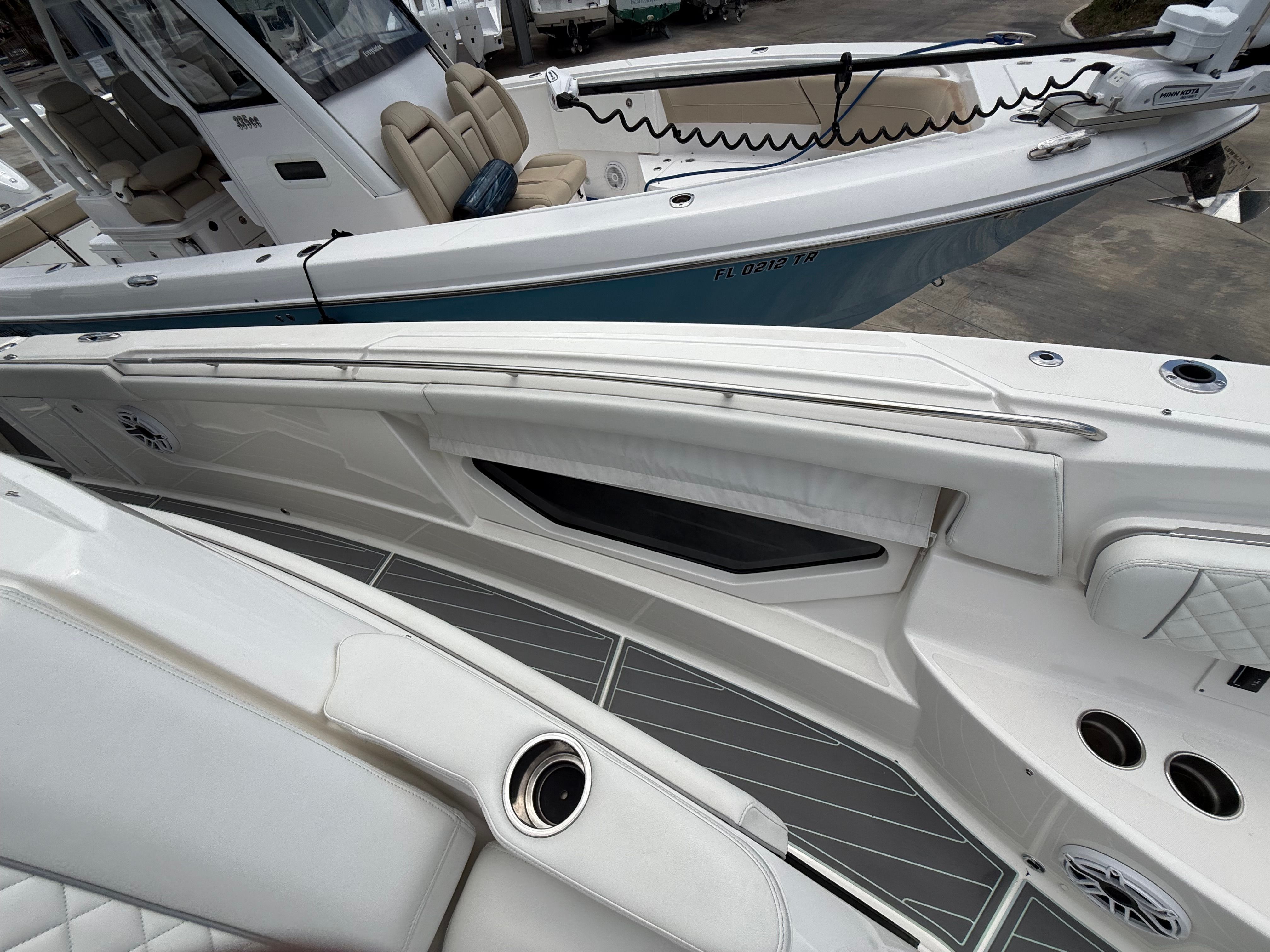 2024 PURSUIT 378 S - Image 22