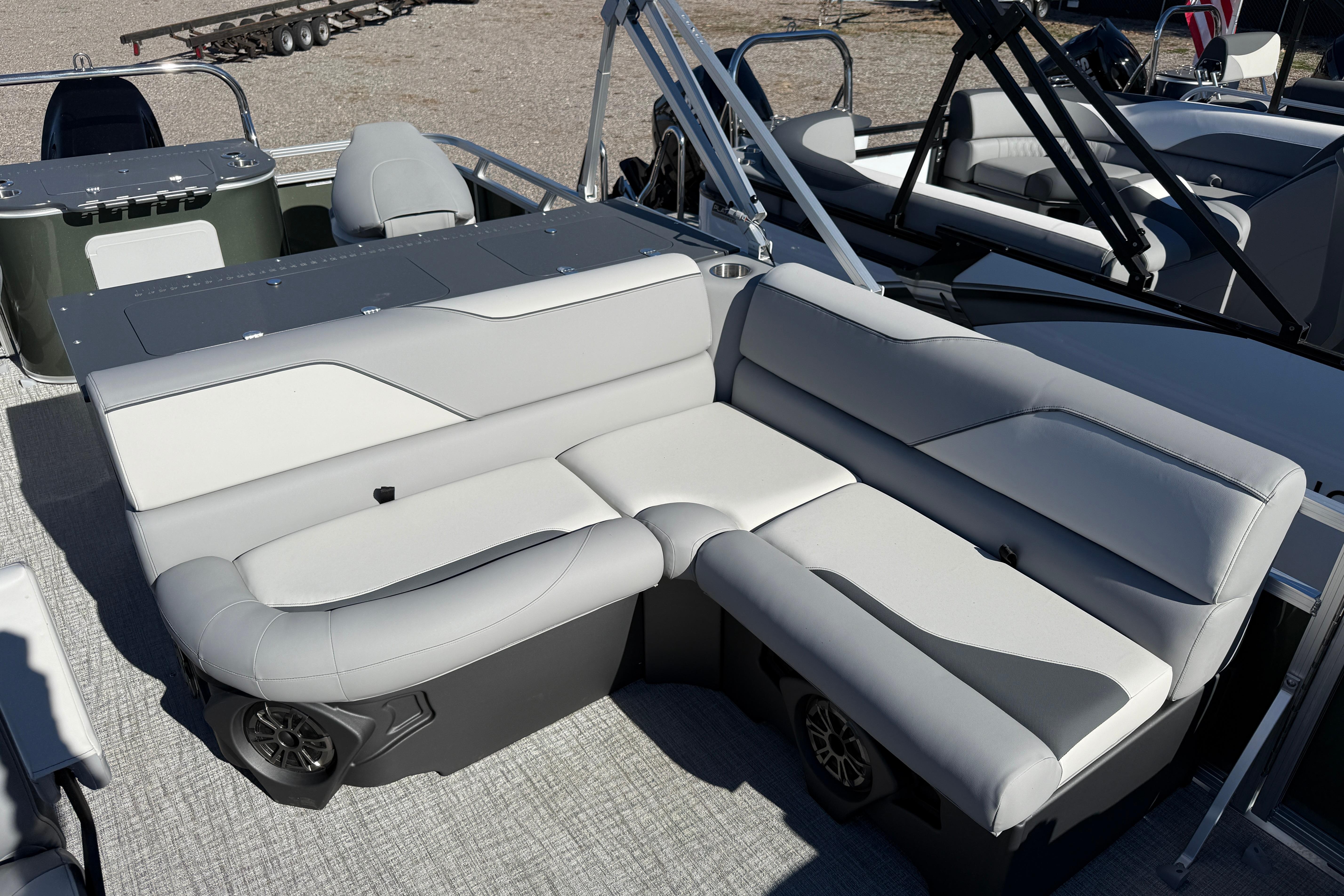 2026 Tahoe Pontoon Sport 85 Rear Fish with luxurious seating and modern design.