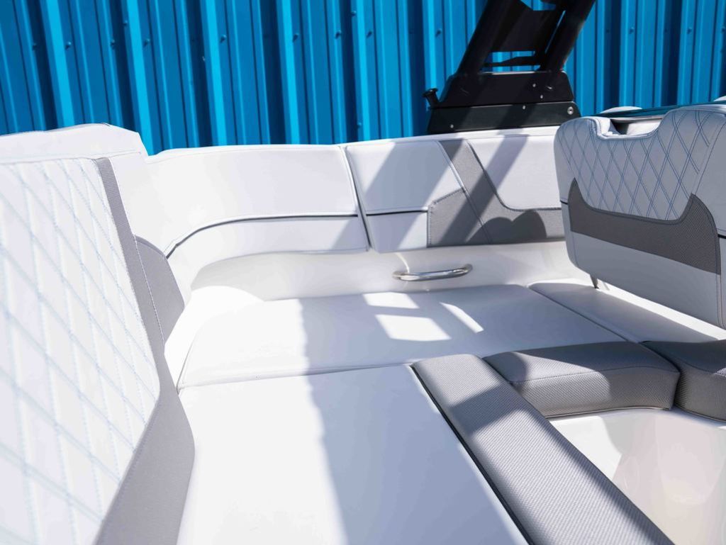 2026 Bayliner VR6 Bowrider I/O - 5
