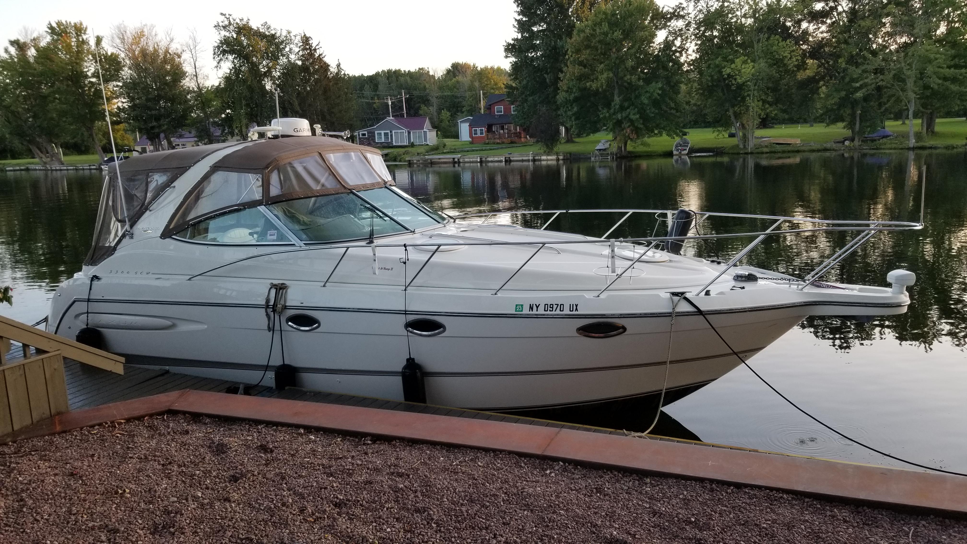 2001 Maxum 3300 SCR