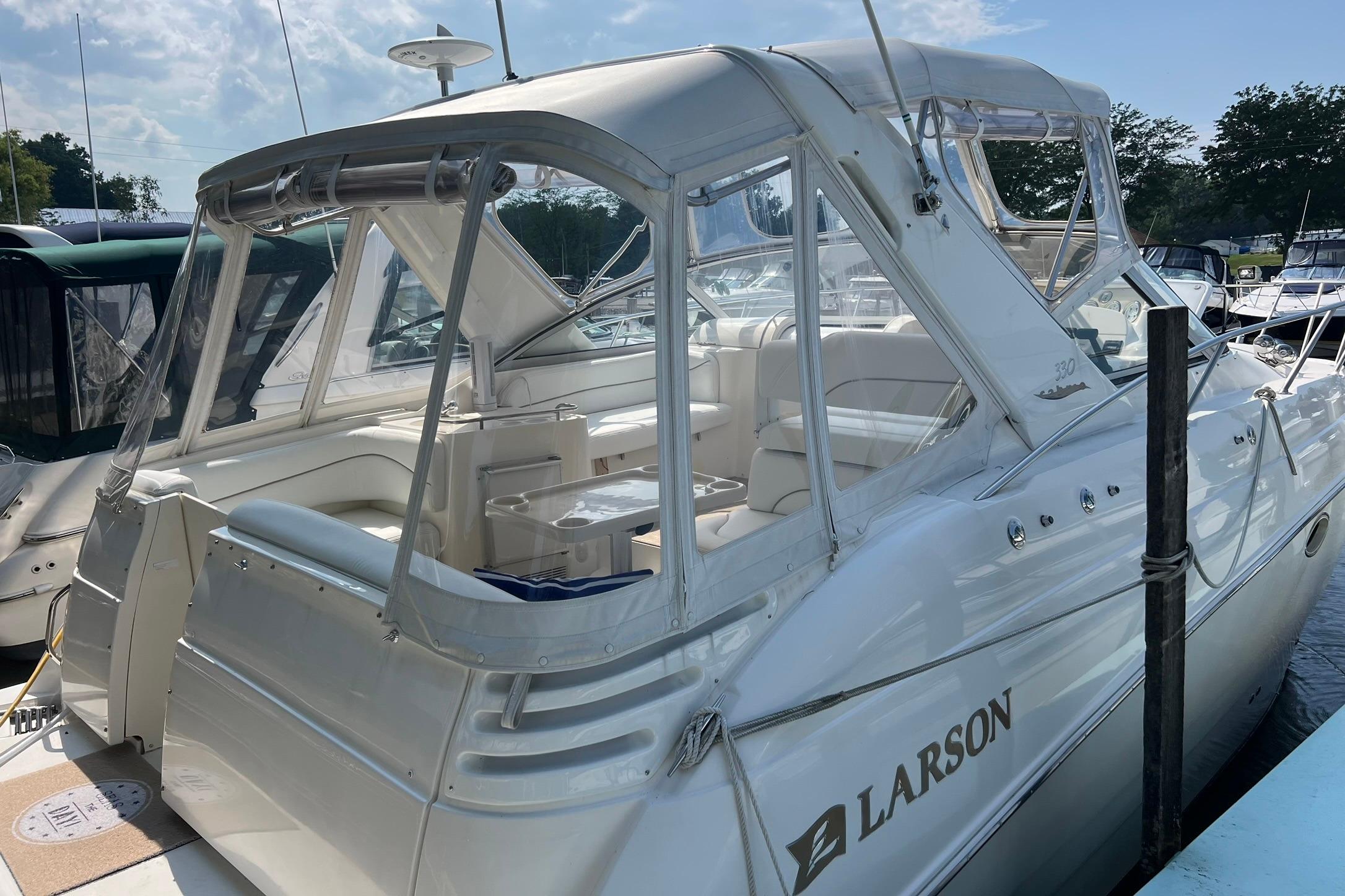 2000 Larson Cabrio 330