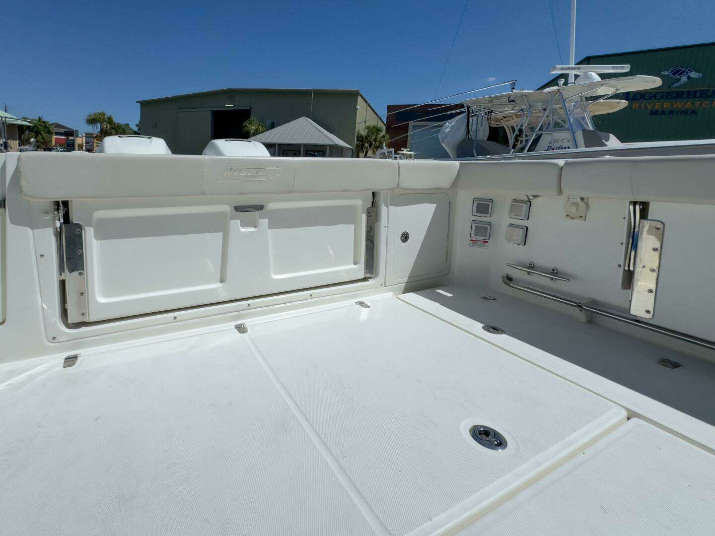 2018 Boston Whaler 315 Conquest - Image 12