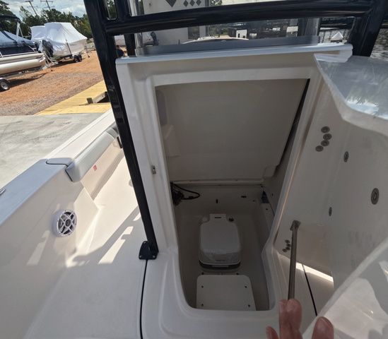 2026 Robalo Cayman 226 In Stock Trailer Included - 26