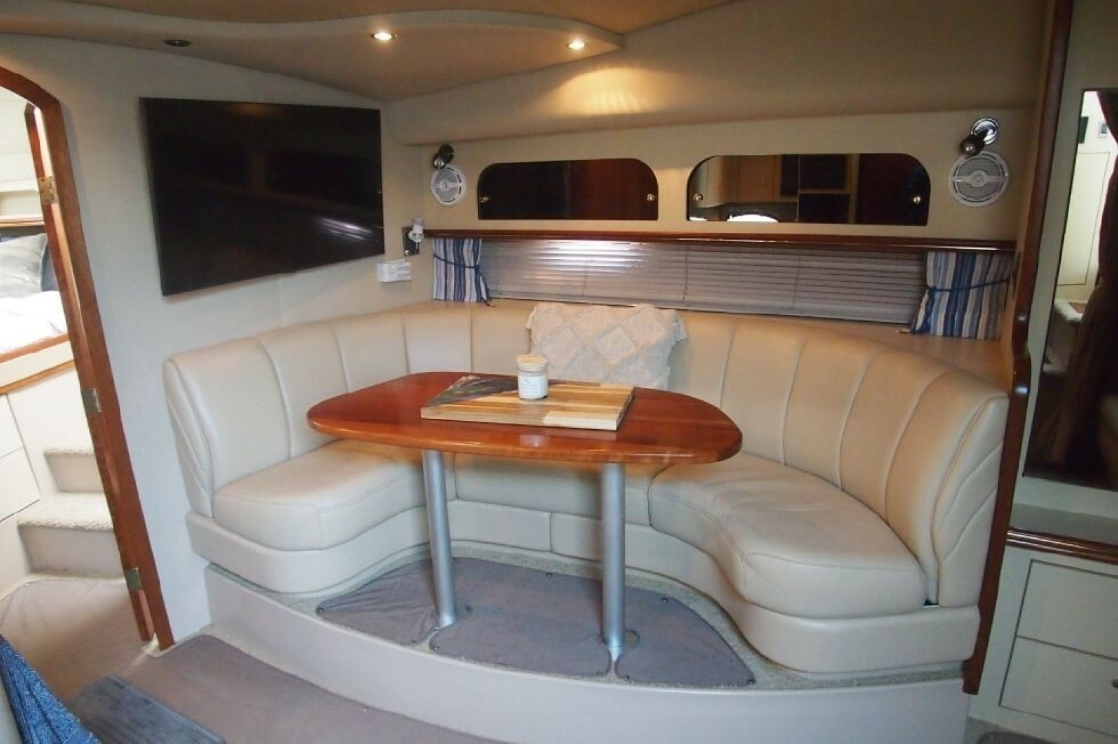 2002 Cruisers Yachts 3572 - Image 2