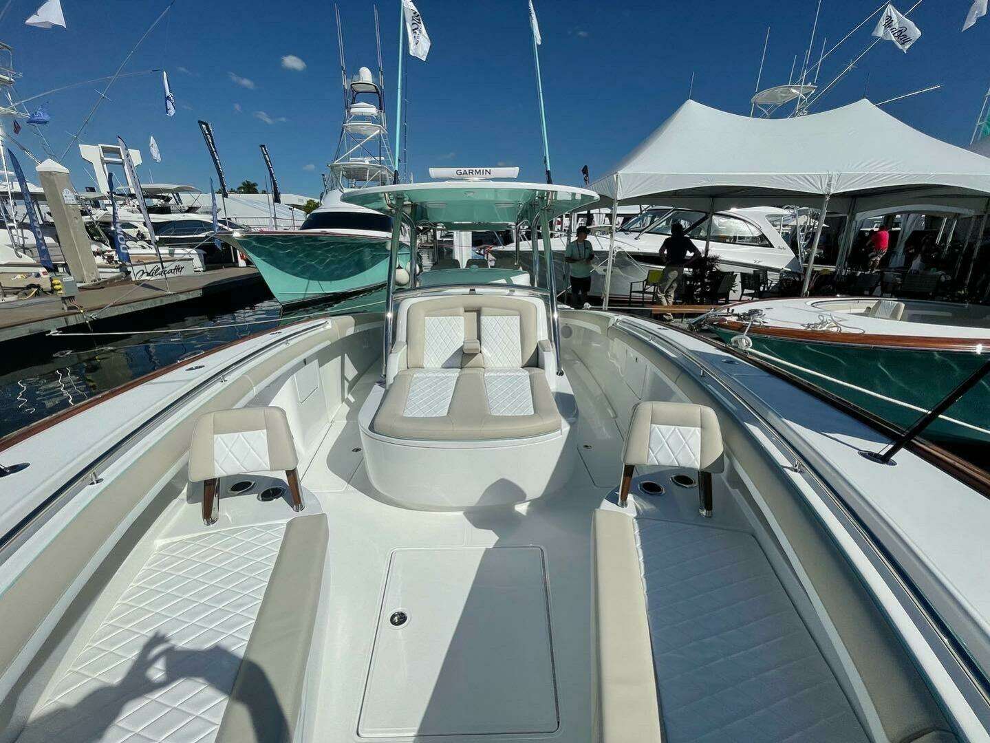 2026 Mag Bay 43 Center Console - Image 3