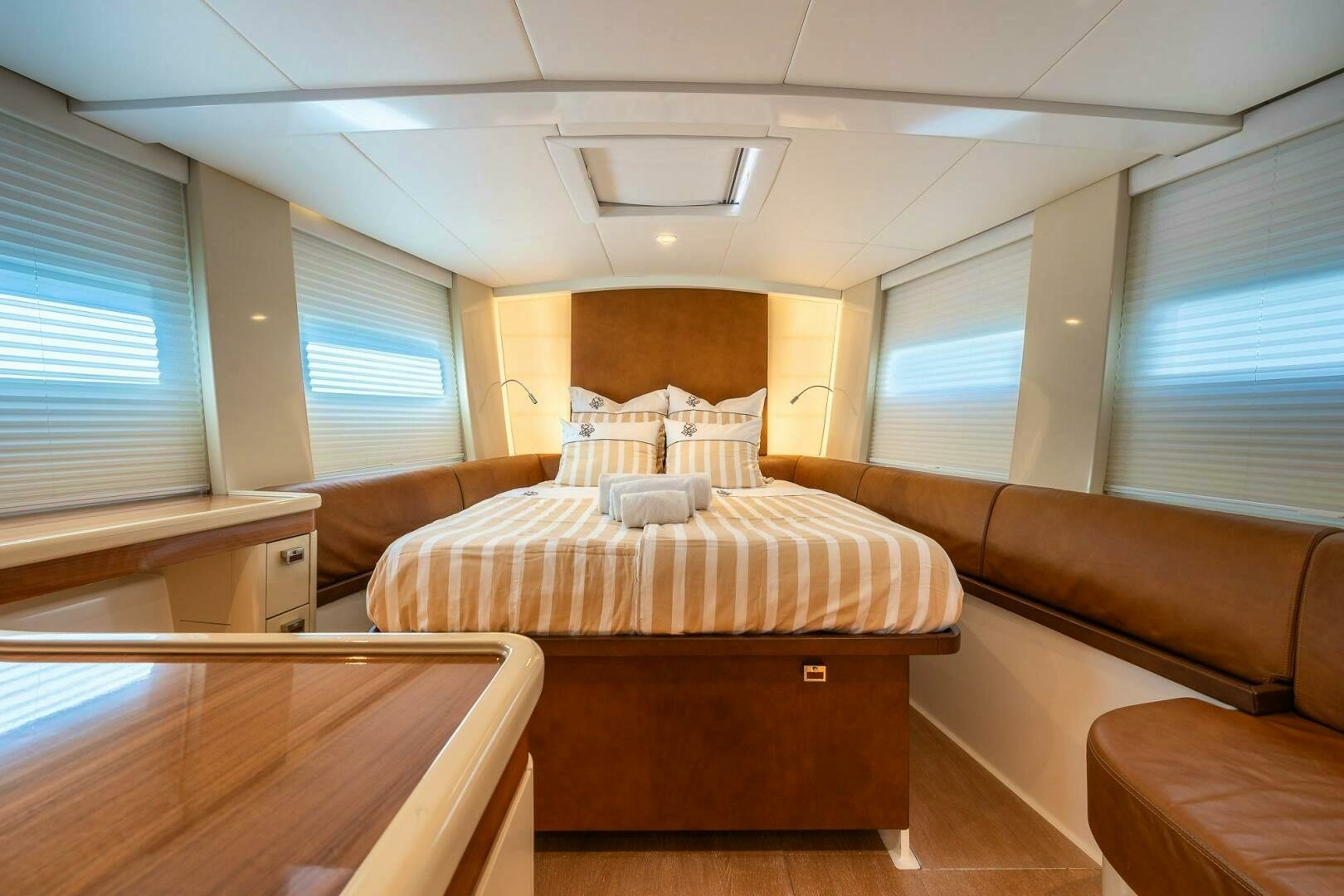 2014 Cyrus Yachts Custom - Image 4