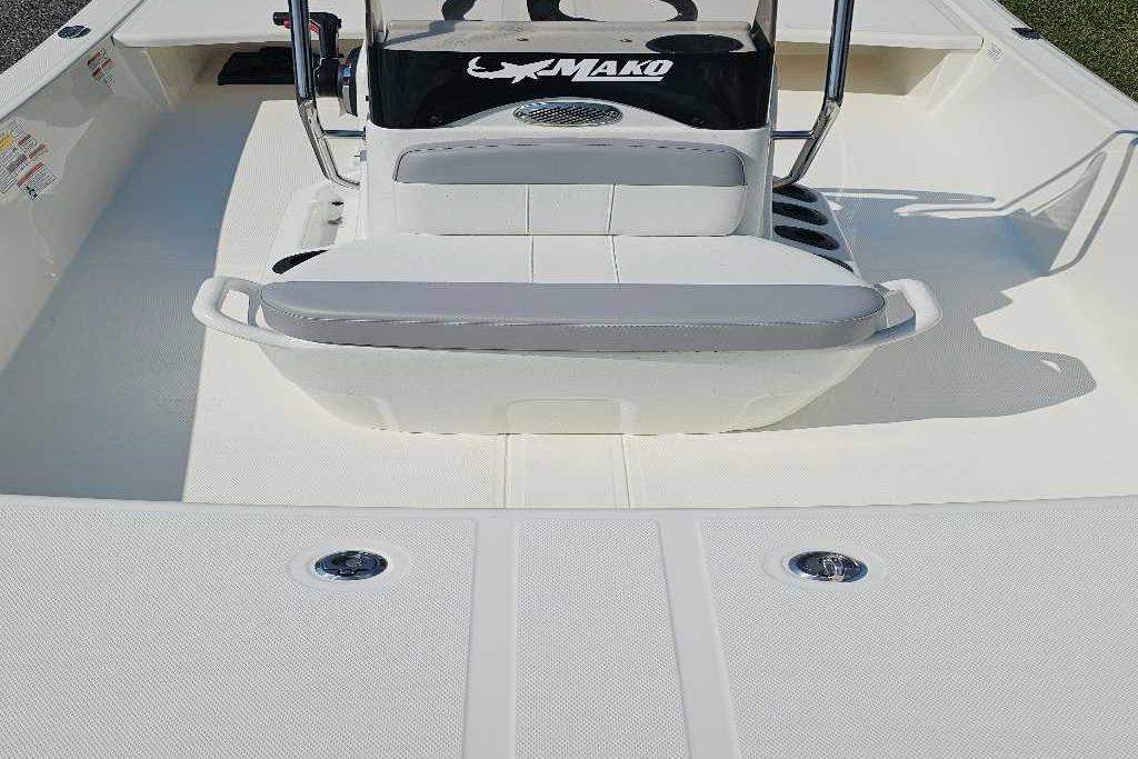 2026 Mako Pro Skiff 15 CC boat interior with seating and console.