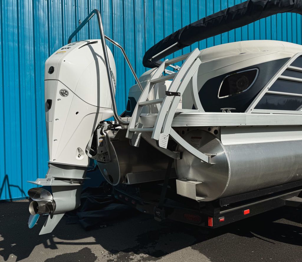 2023 Bennington 24 LX FASTBACK - 14