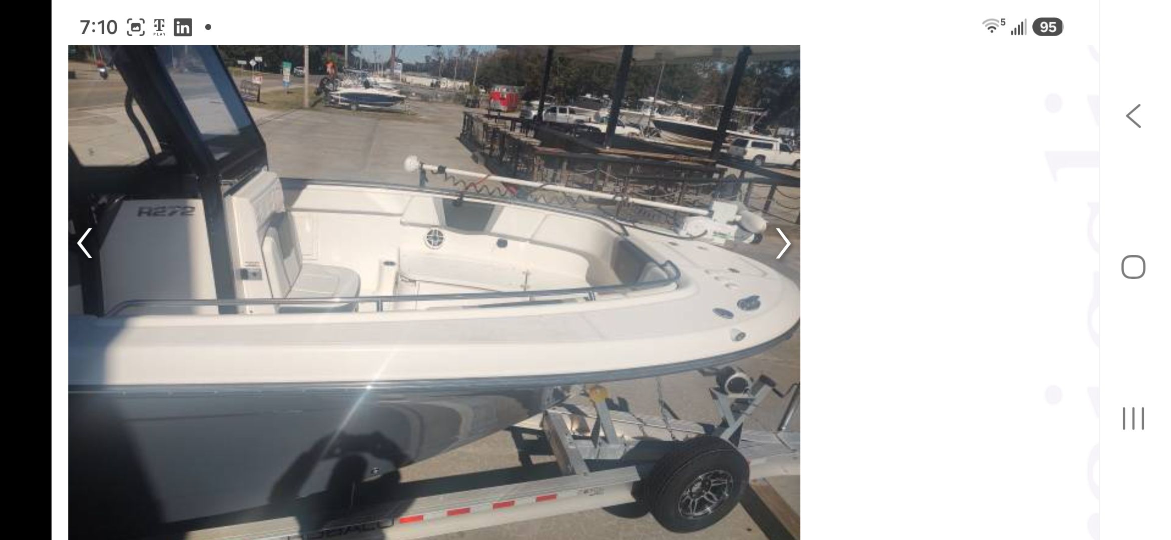 2023 Robalo R272 Center Console - 4