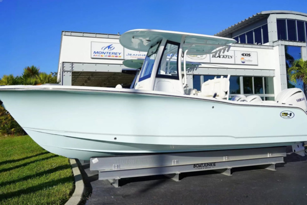 2026 Sea Hunt Ultra 245SE